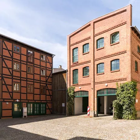 Am Schloss Hotel Schwerin (Mecklenburg-Vorpommern)