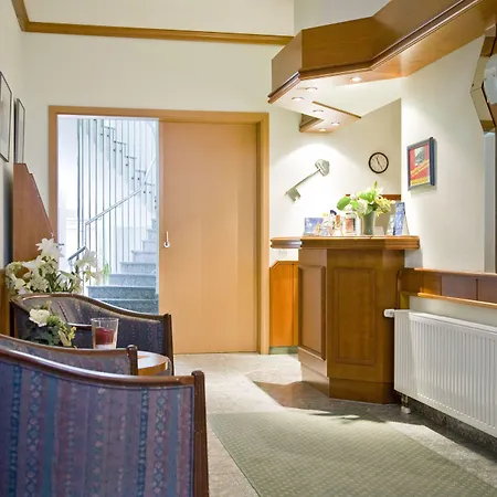 Am Schloss Schwerin (Mecklenburg-Vorpommern)