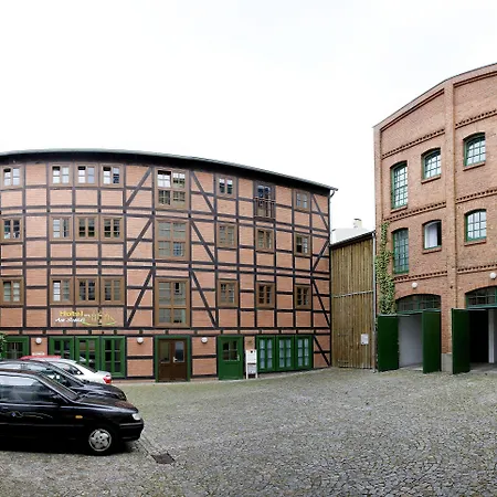 Am Schloss Hotel Schwerin (Mecklenburg-Vorpommern)