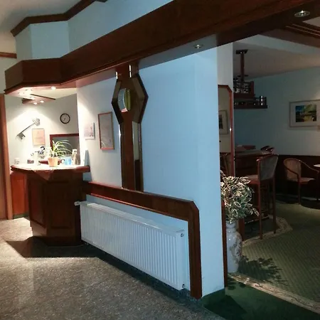 Hotel Am Schloss 3*