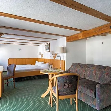 Am Schloss Hotel 3*